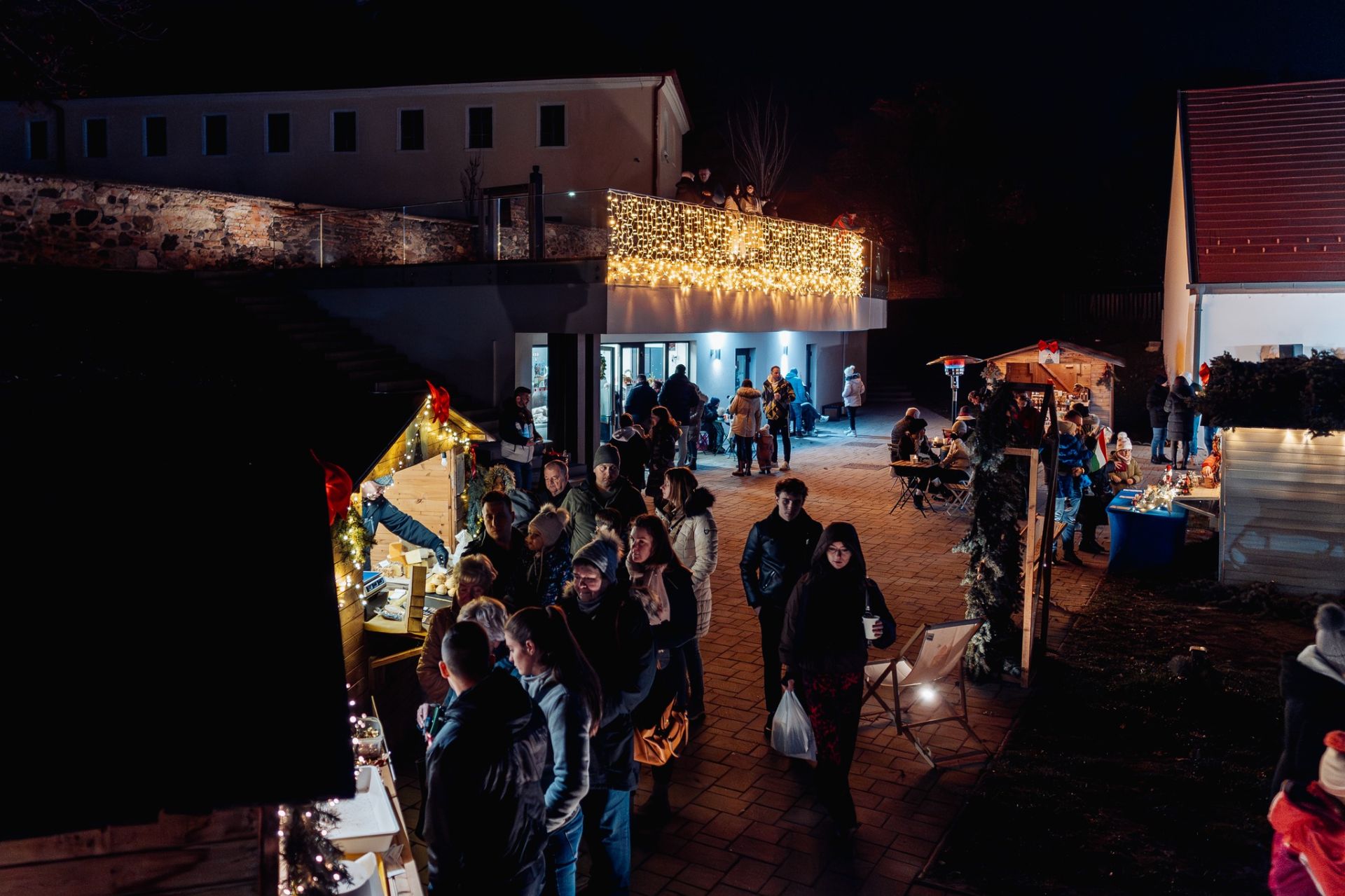 Karácsonyfaköszöntő a Varázsvölgyben 2025. november 30. 