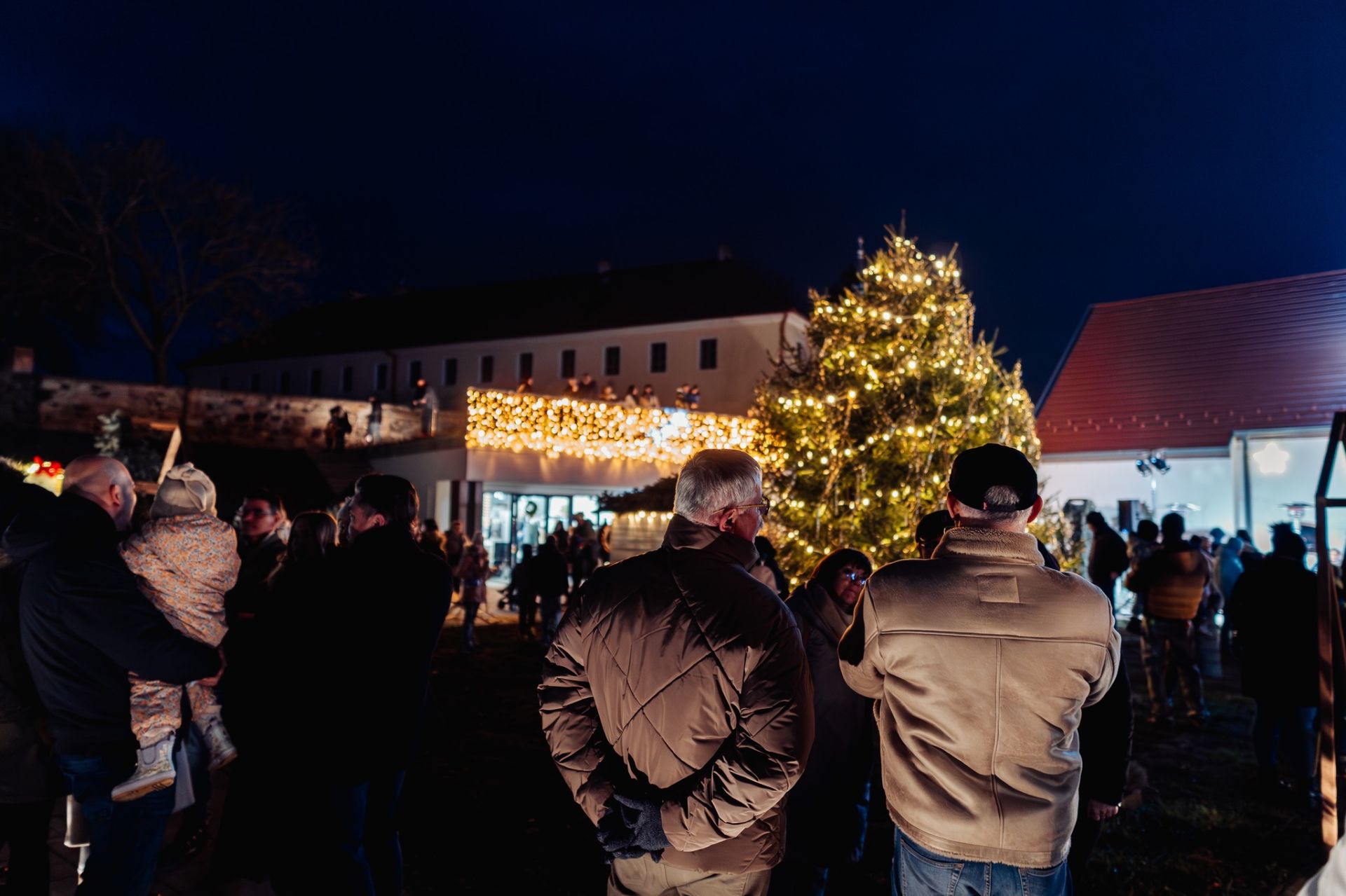 Karácsonyfaköszöntő a Varázsvölgyben 2025. november 30. 