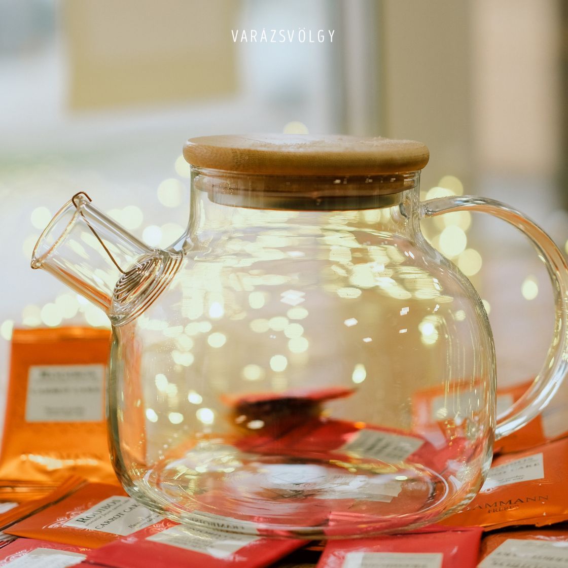 Üveg teáskanna